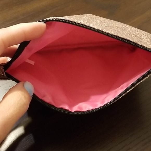 Ipsy bag - Picture 2 of 2